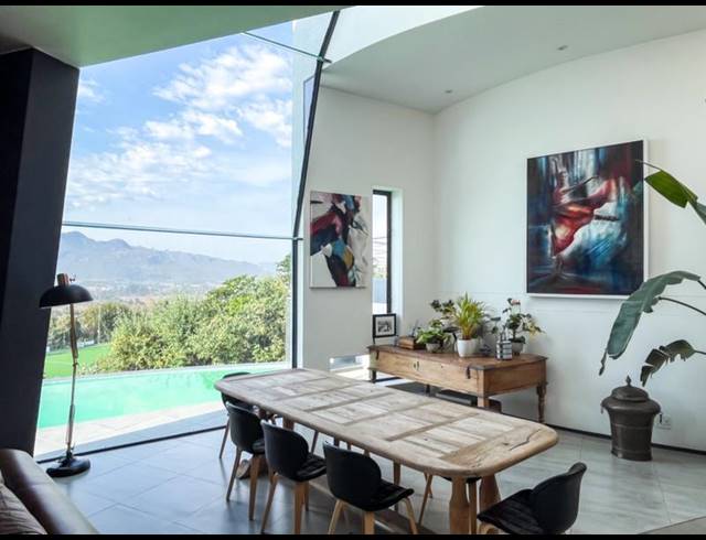 6 BEDROOM HOUSE FOR SALE IN HOOG EN DROOG